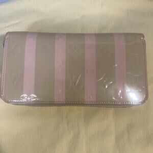 LOUIS VUITTON Vernis Rayures Zippy Wallet